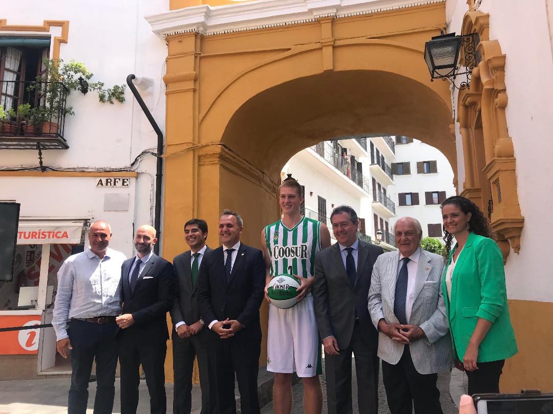 En este momento estás viendo En su vuelta a la Liga Endesa, Coosur será el patrocinador principal del Real Betis Baloncesto