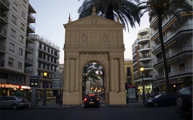 En este momento estás viendo Investigadores arquitectos de la Universidad de Sevilla reconstruyen gráficamente la Puerta de Triana