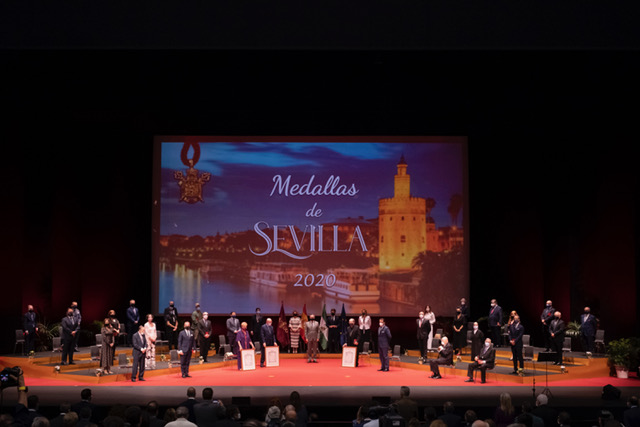 En este momento estás viendo Sevilla celebra la entrega de las distinciones honoríficas de la ciudad