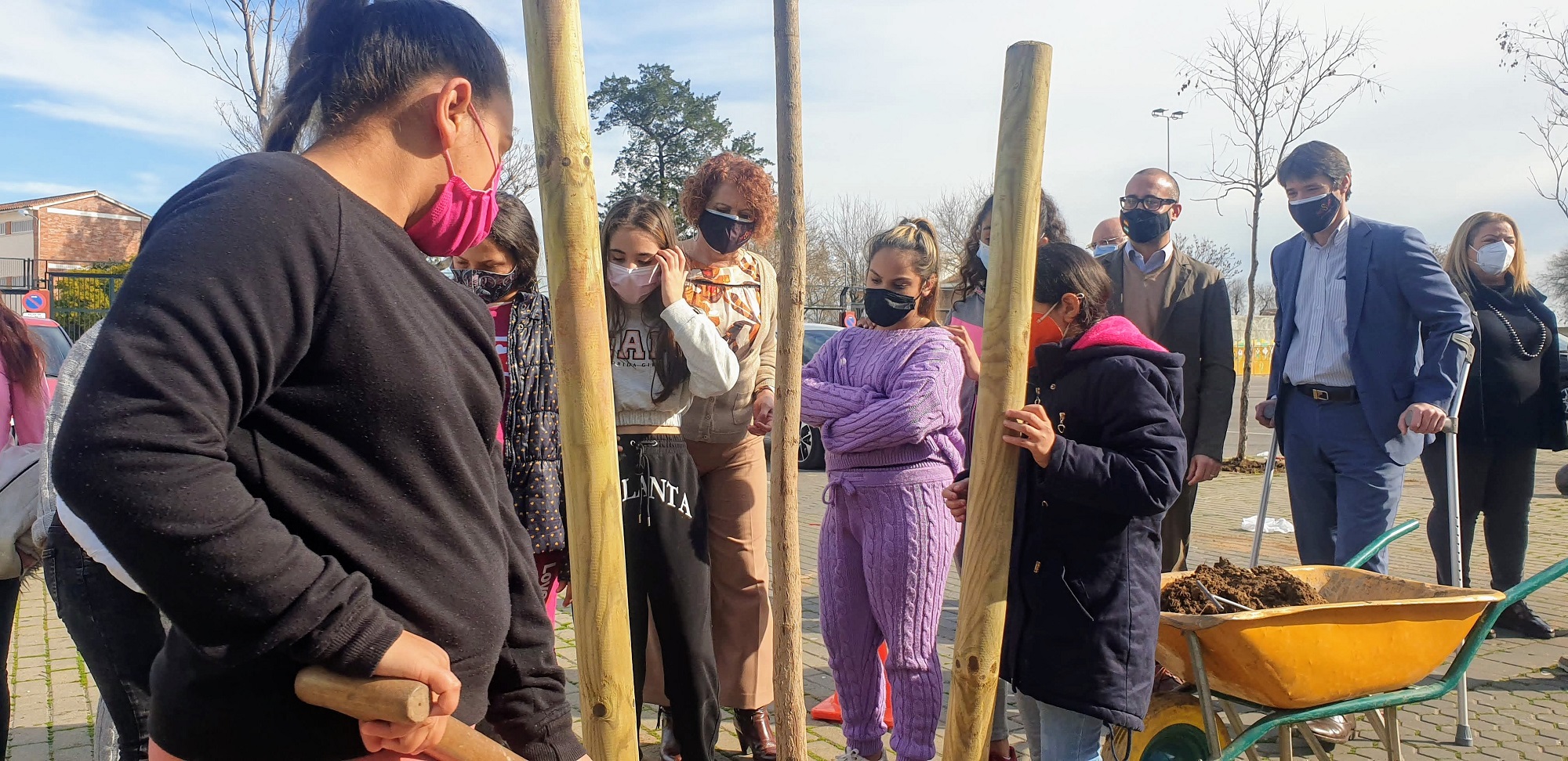 En este momento estás viendo 100.000 euros para la plantación de árboles de sombra en una treintena de colegios