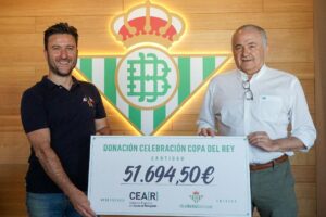 Lee más sobre el artículo El Betis entrega a la Comisión Española de Ayuda al Refugiado la recaudación de la final de la Copa del Rey en el Benito Villamarín
