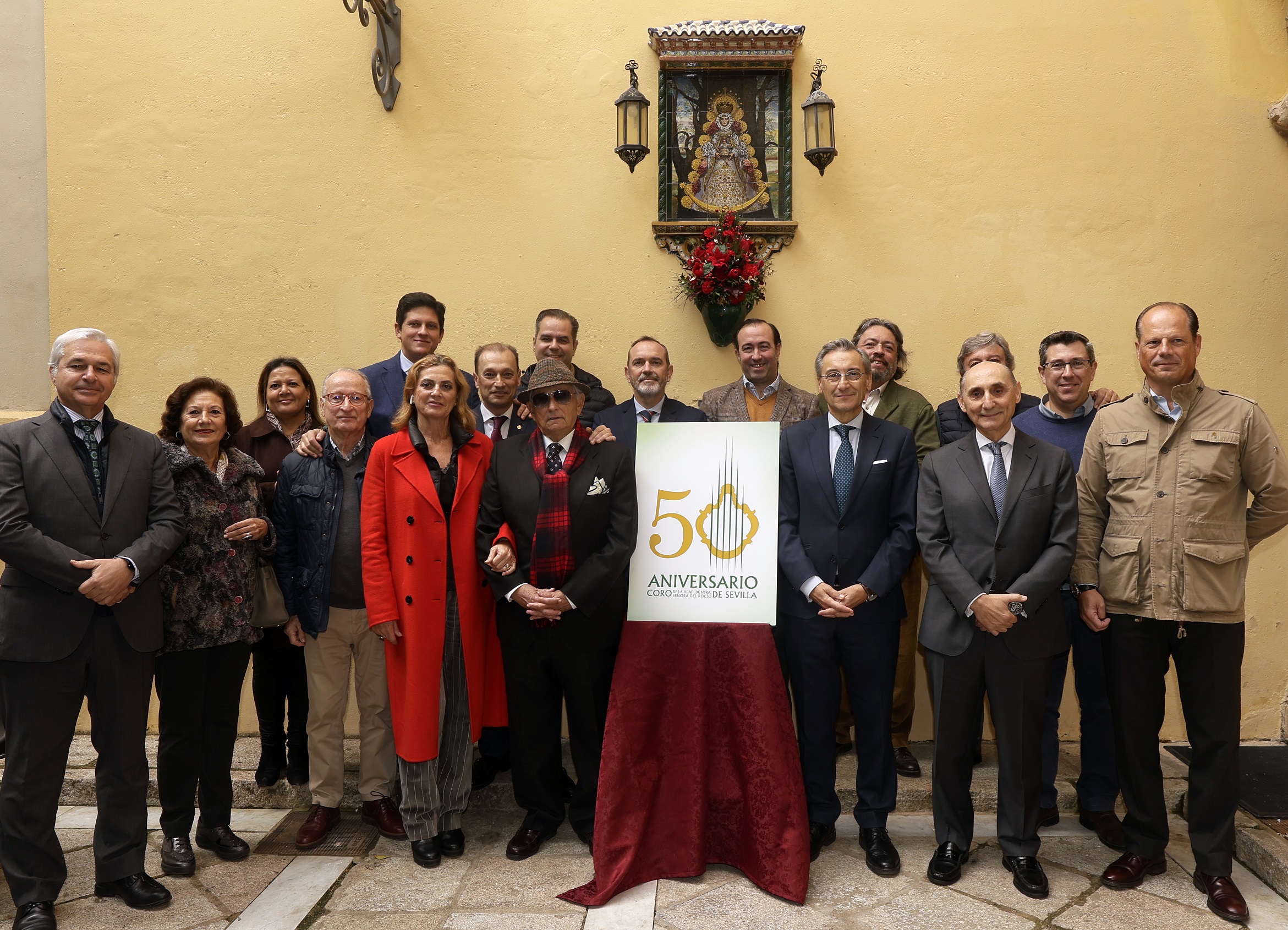 En este momento estás viendo El coro de la Hermandad del Rocío de Sevilla celebra sus 50 años en 2023