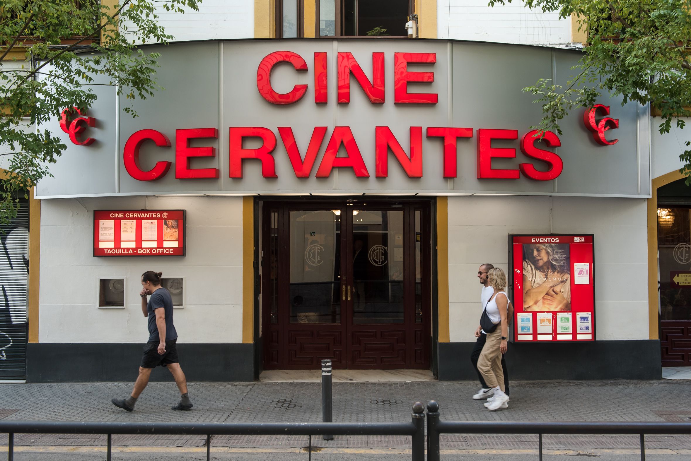 El Cine Cervantes dona la recaudación de su reapertura a Autismo Sevilla