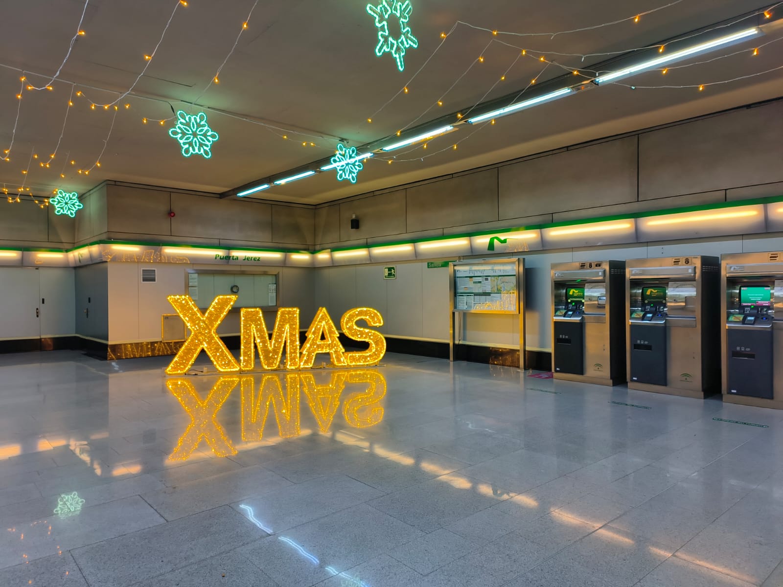 En este momento estás viendo Metro de Sevilla amplía la oferta en Navidad y prestará servicio desde la 1.00 hora en Nochevieja