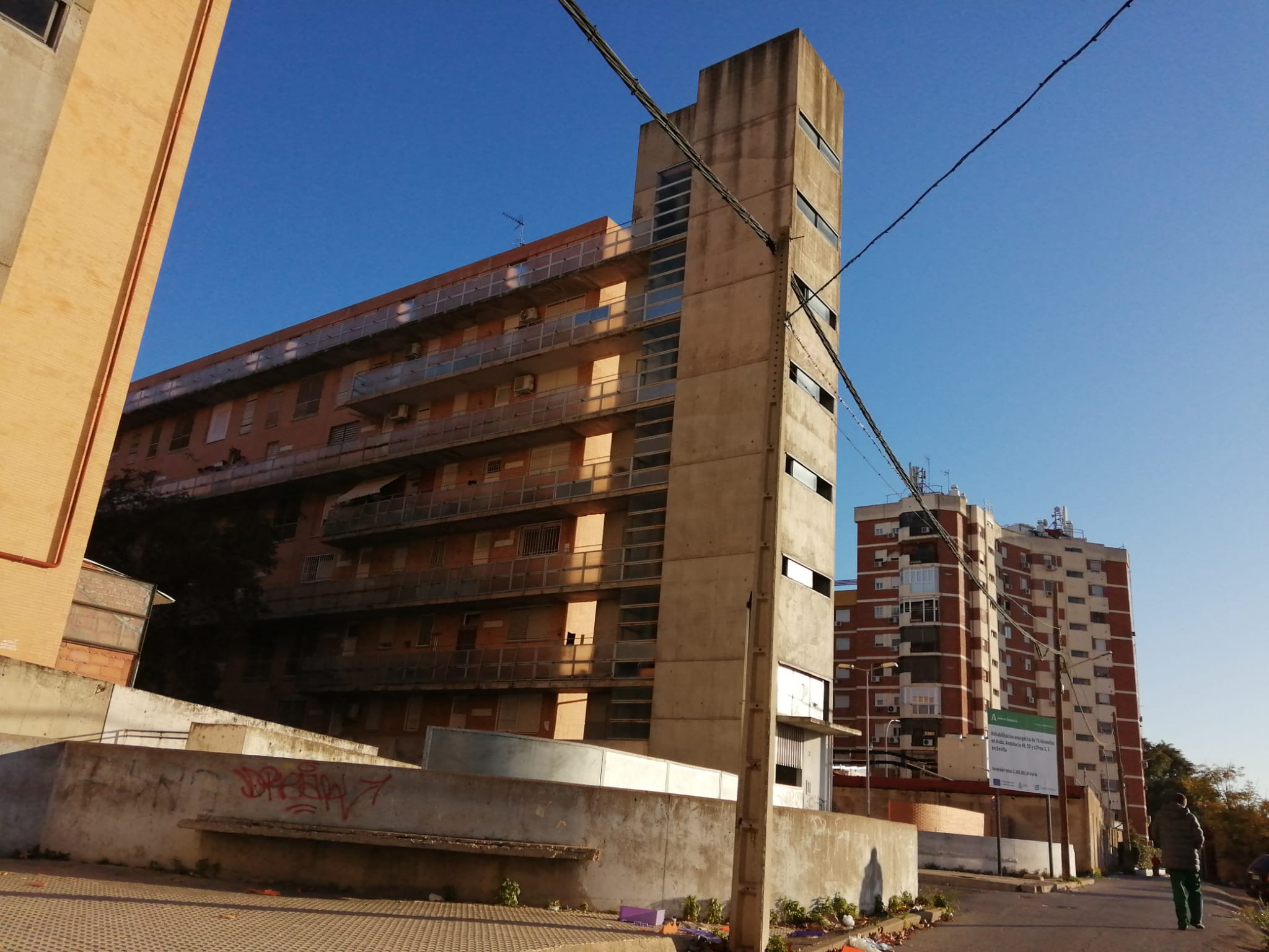 En este momento estás viendo La Junta comienza los trabajos de rehabilitación energética de 70 viviendas públicas de Sevilla