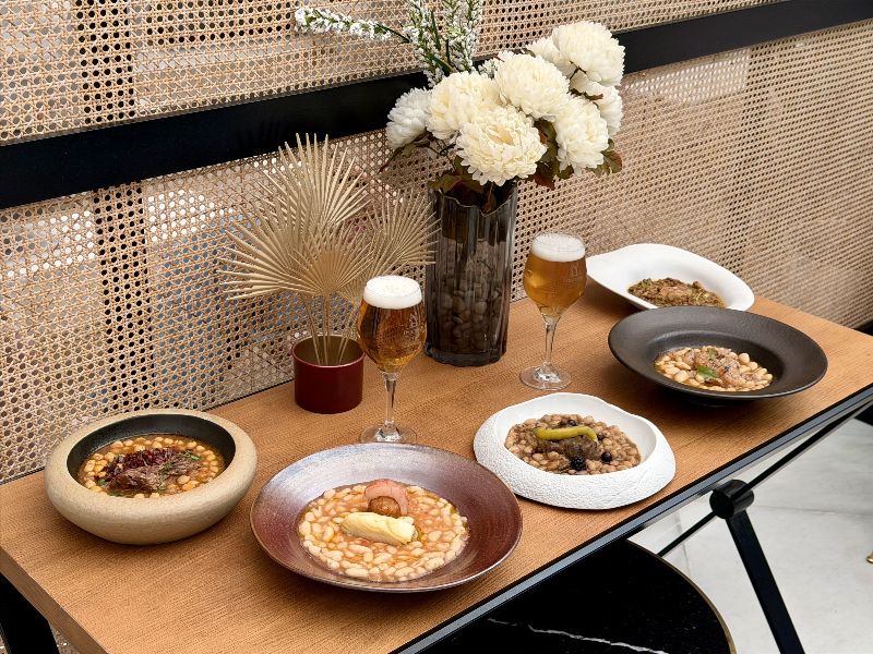 Lalola de Javi Abascal conmemora el Día de Andalucía con sus Jornadas gastronómicas del guiso andaluz