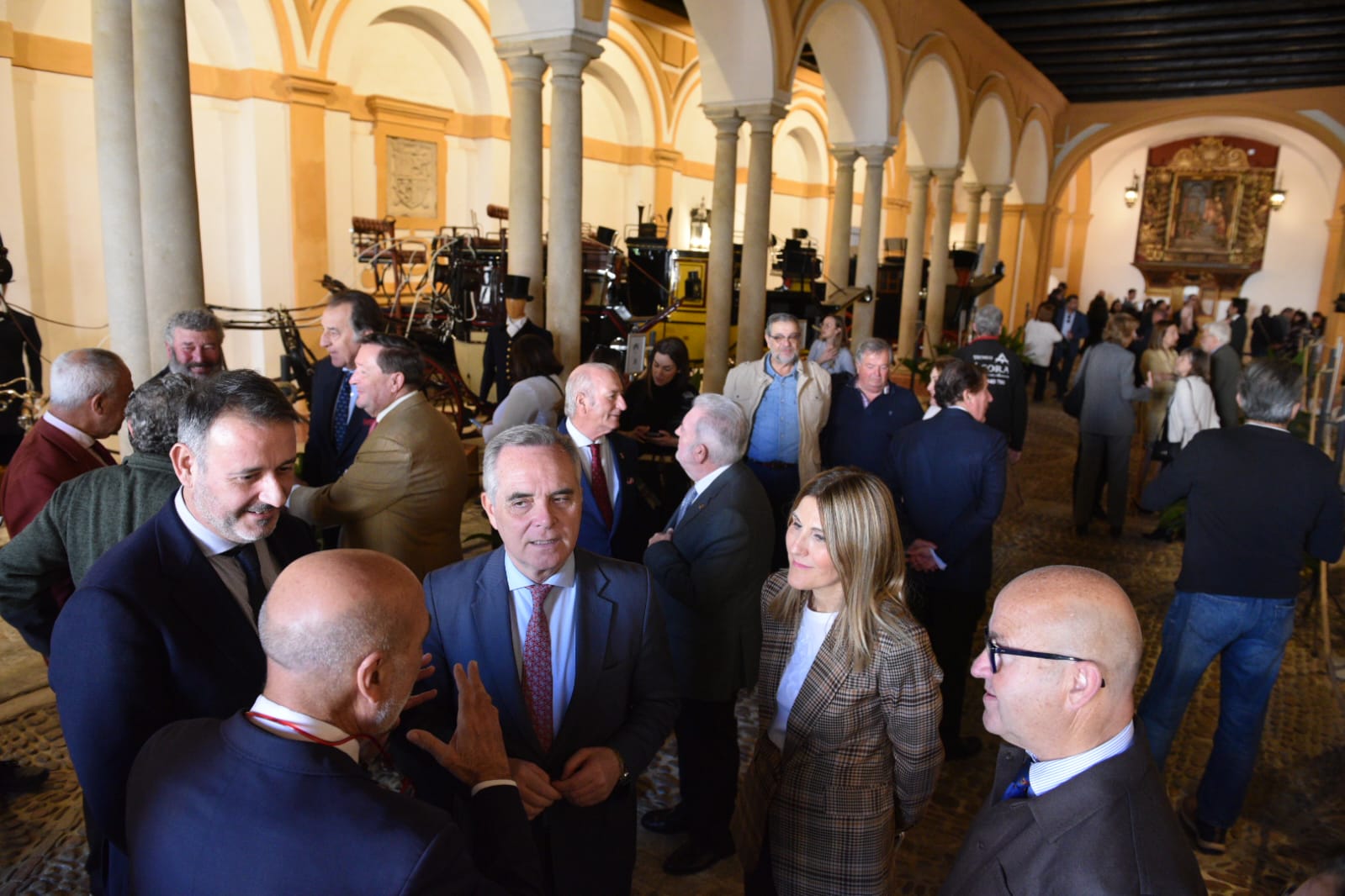El apeadero del Real Alcázar acoge una exposición inédita de carruajes tipo coach con motivo del 40 aniversario de la Exhibición de Enganches
