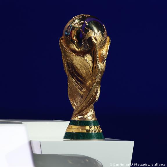 La Copa del Mundo llega al Ayuntamiento de Sevilla