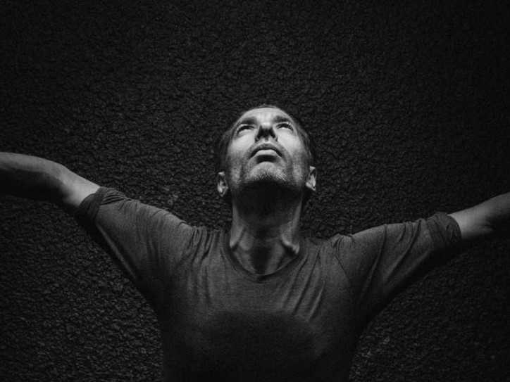 La Bienal de Flamenco acoge el estreno absoluto de la nueva creación de Israel Galván, ‘Bolero de Blanco y Negro’
