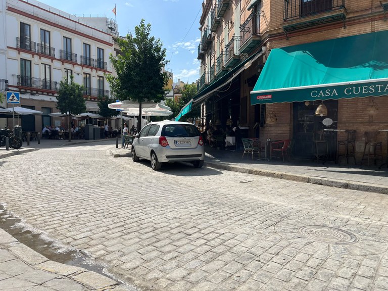 La calle Castilla reabre al tráfico tras una actuación integral